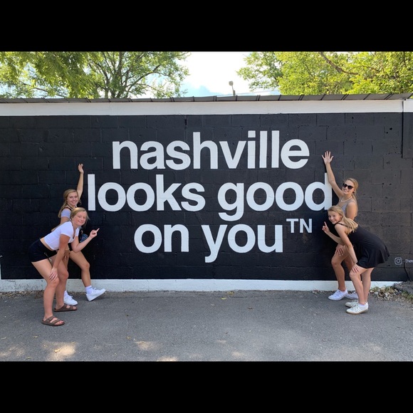 Meet your Posher, Sydney - Picture 1 of 1